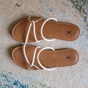 White & gold sandal